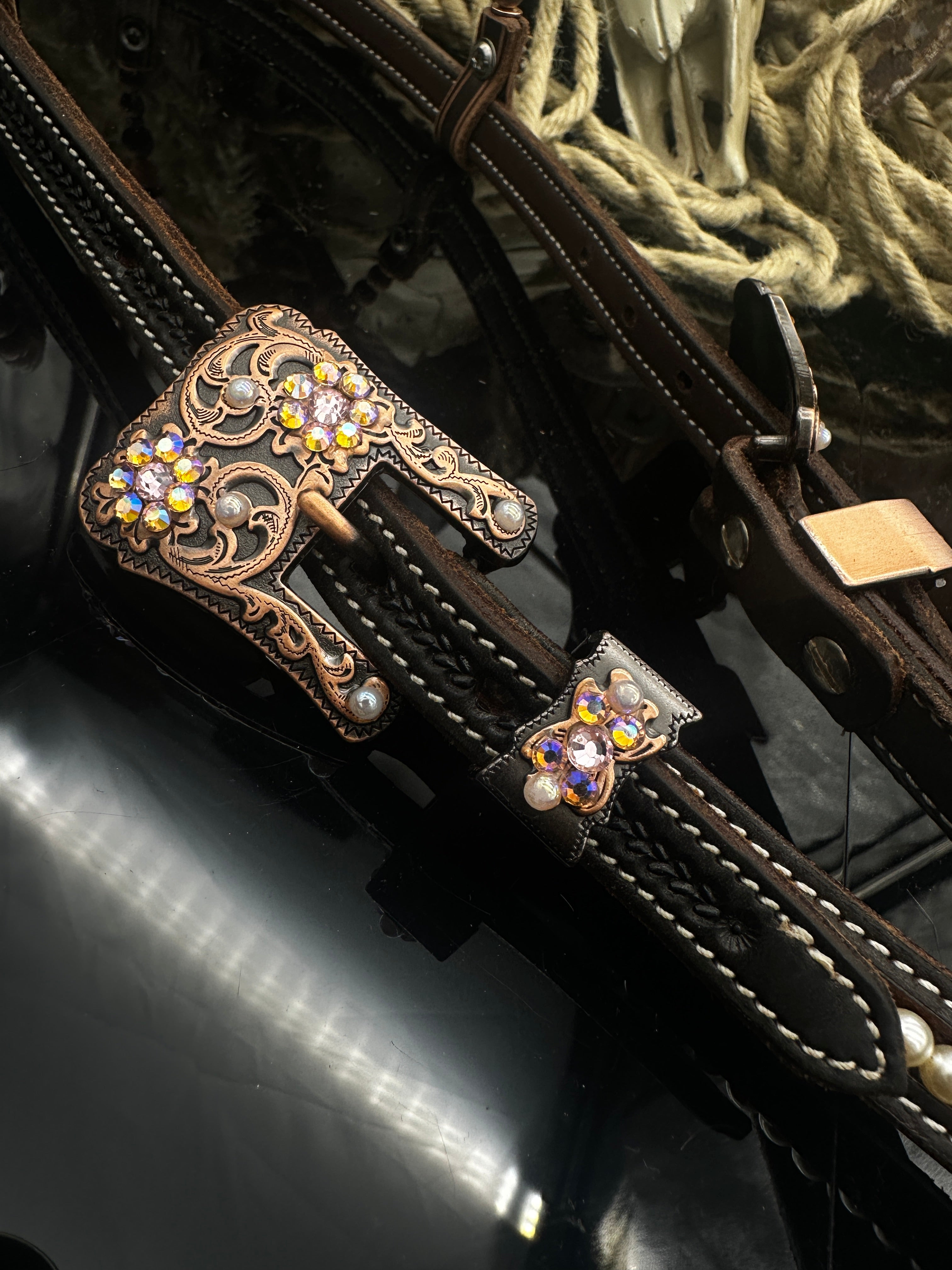 Premium | Dunkelkastanienbraunes Westernzaumzeug | Pink & Swarovski Perlen