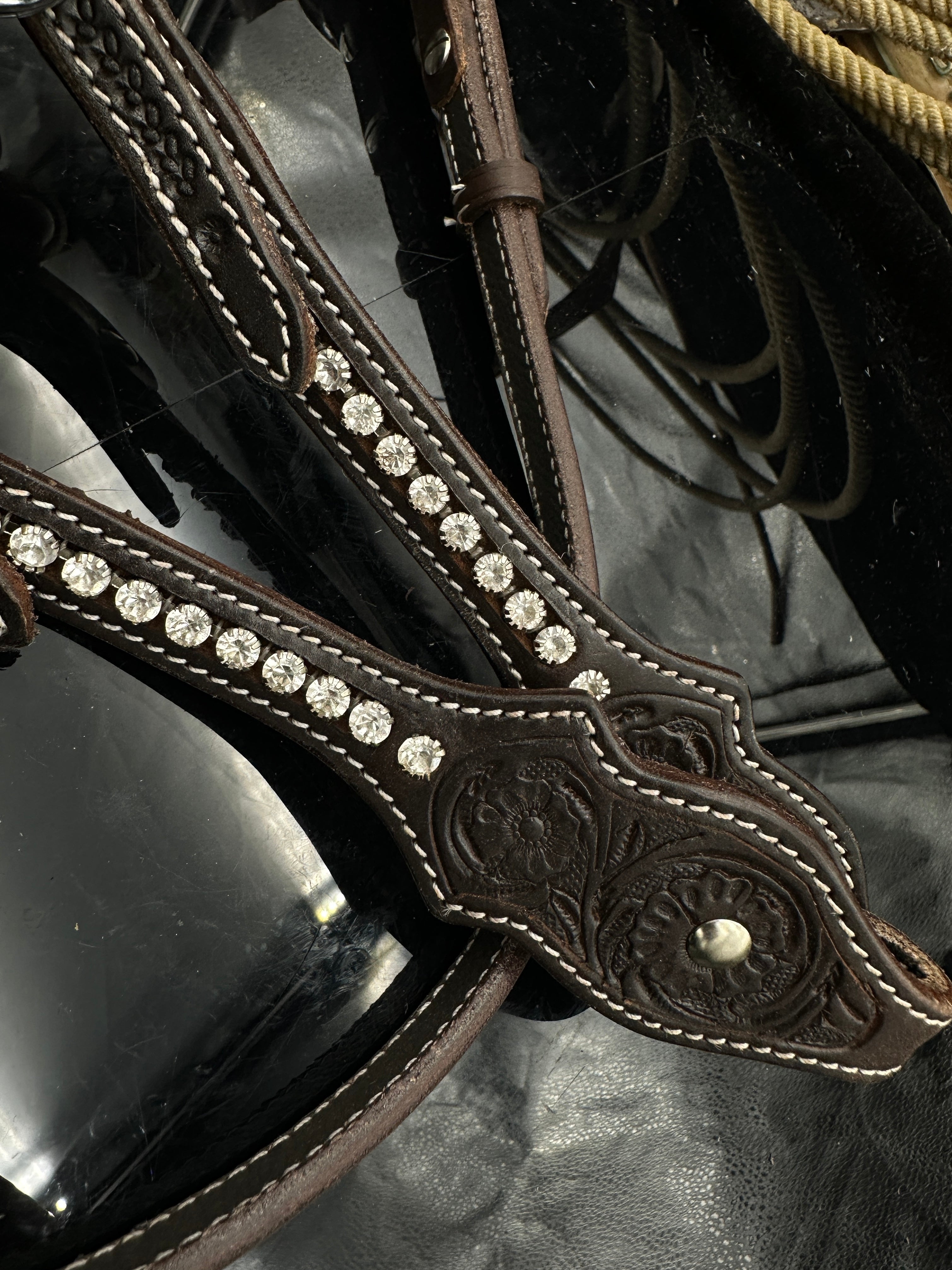 Basic | Dark chestnut | Browband and throatlatch | Rhinestone western bridle