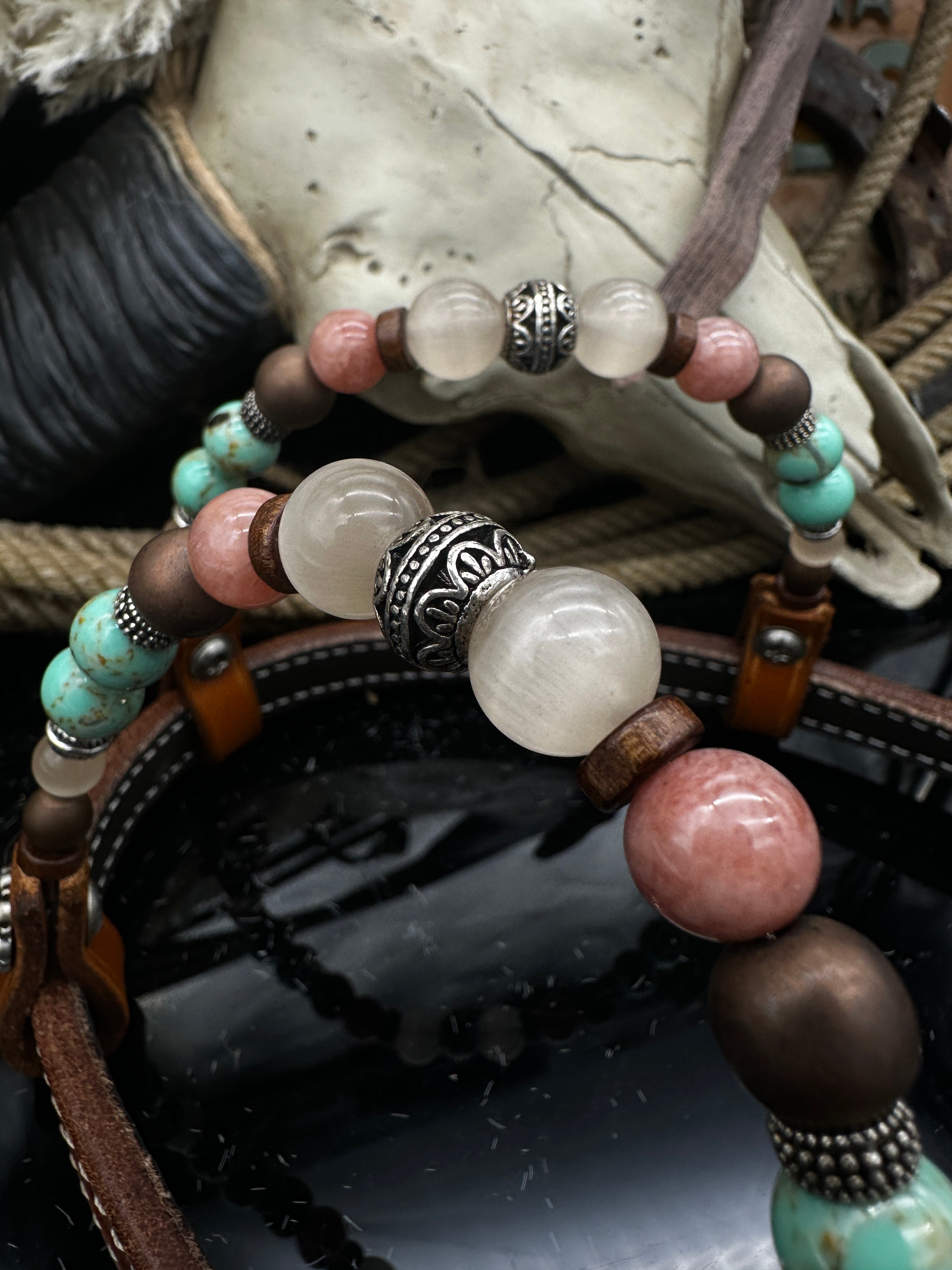 Luxury Chestnut Sidepull – Pink &amp; black. 