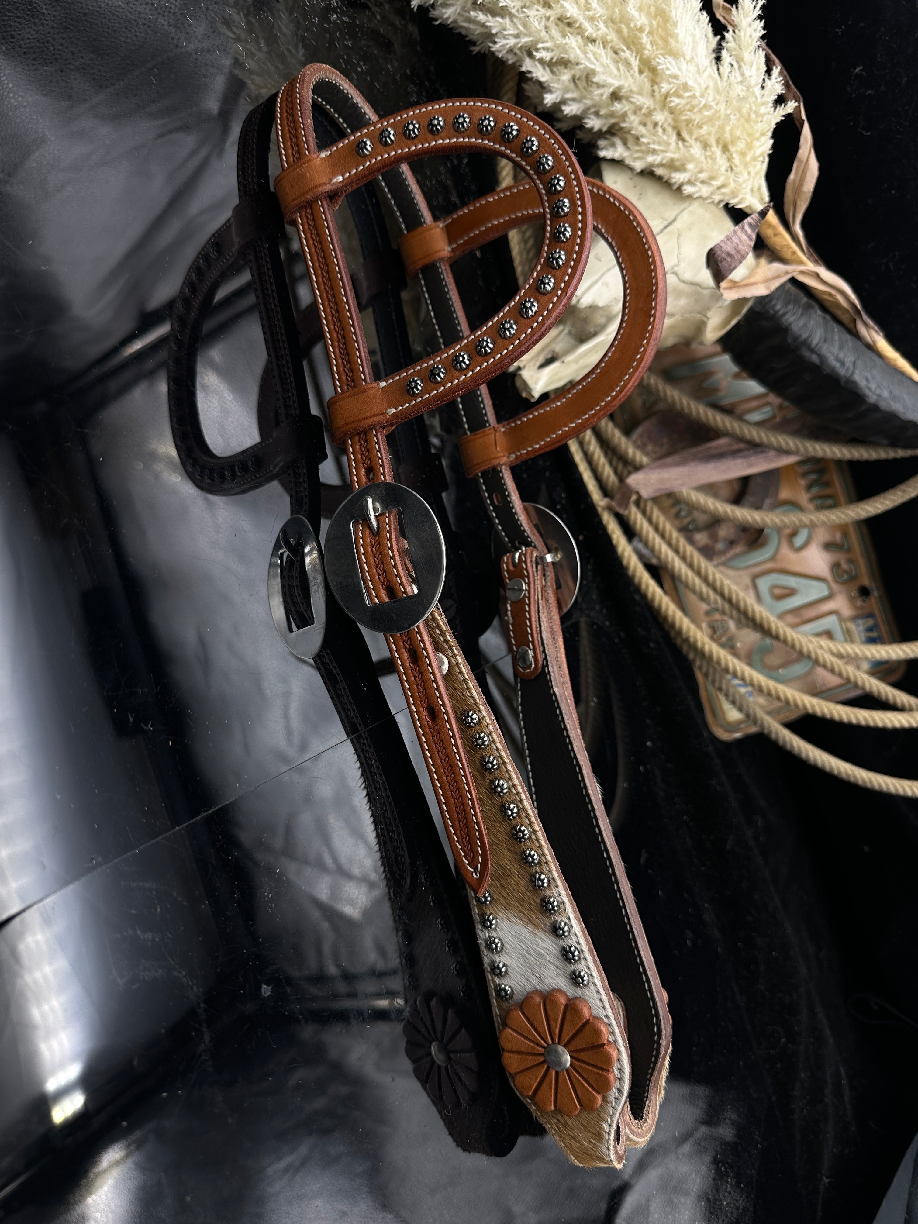 Basic | Chestnut | Light cowhide &amp; studs western bridle
