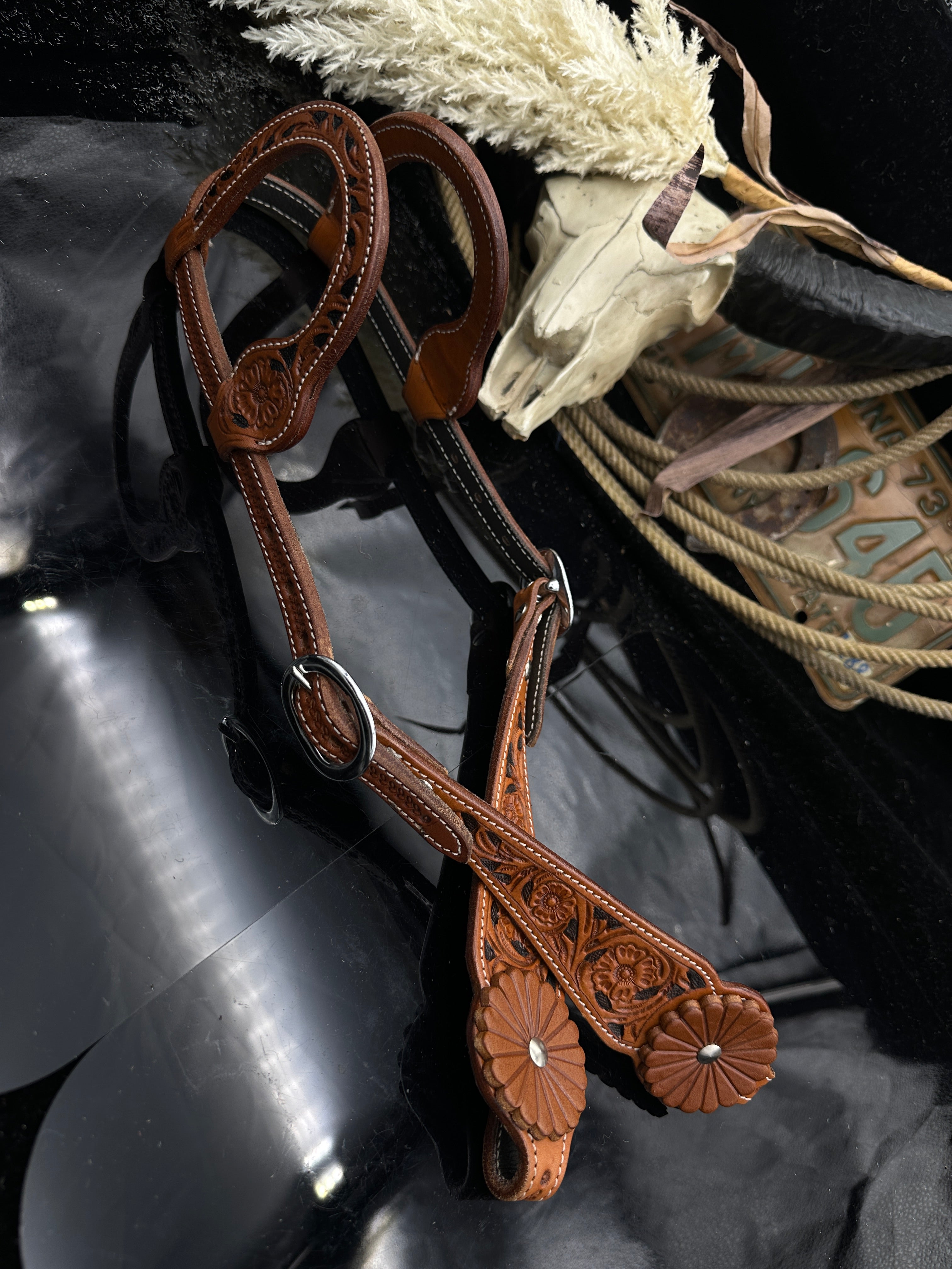 Basic | 2 tone Chestnut | Floral tooled western bridle