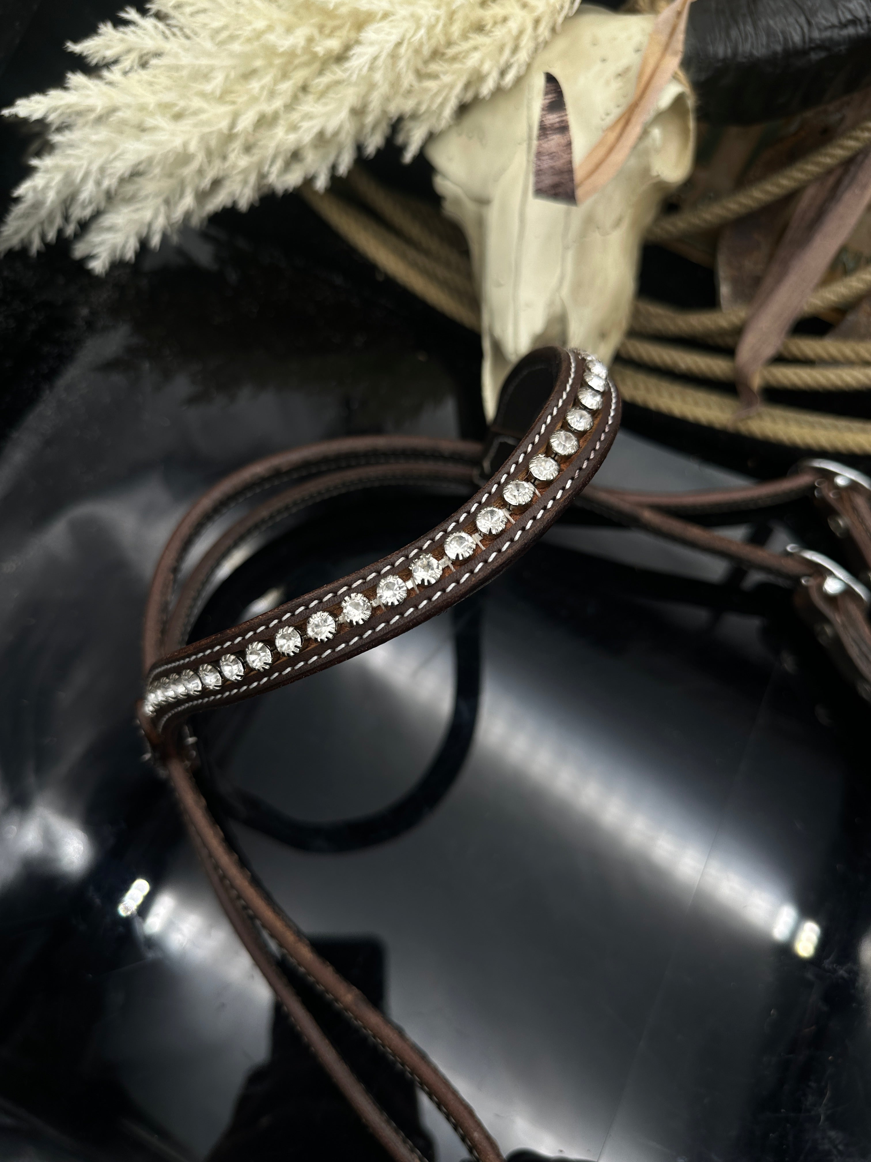 Basic | Dark chestnut | Browband and throatlatch | Rhinestone western bridle