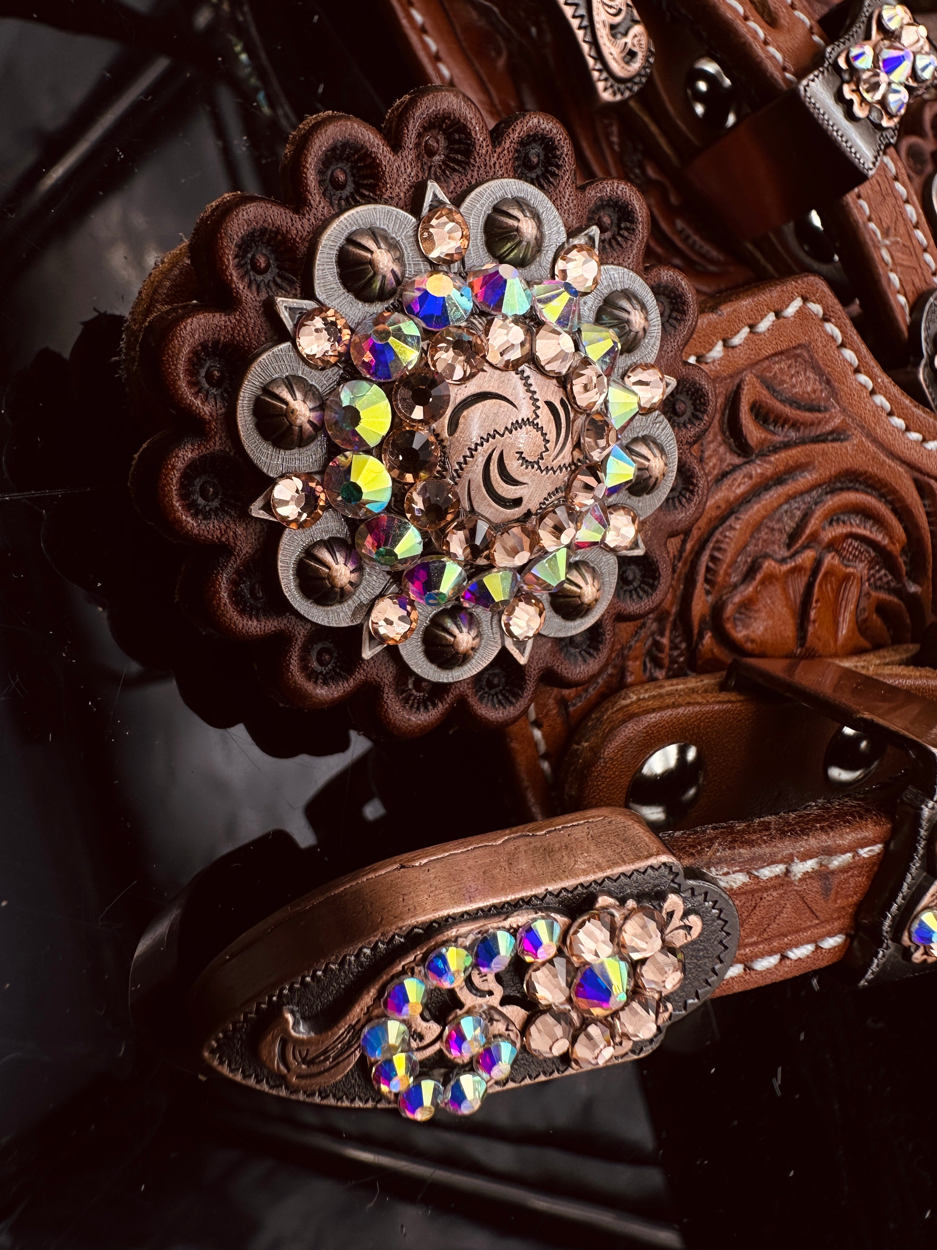 Premium | Antique chestnut | Copper, peacht &amp; AB western spurstraps