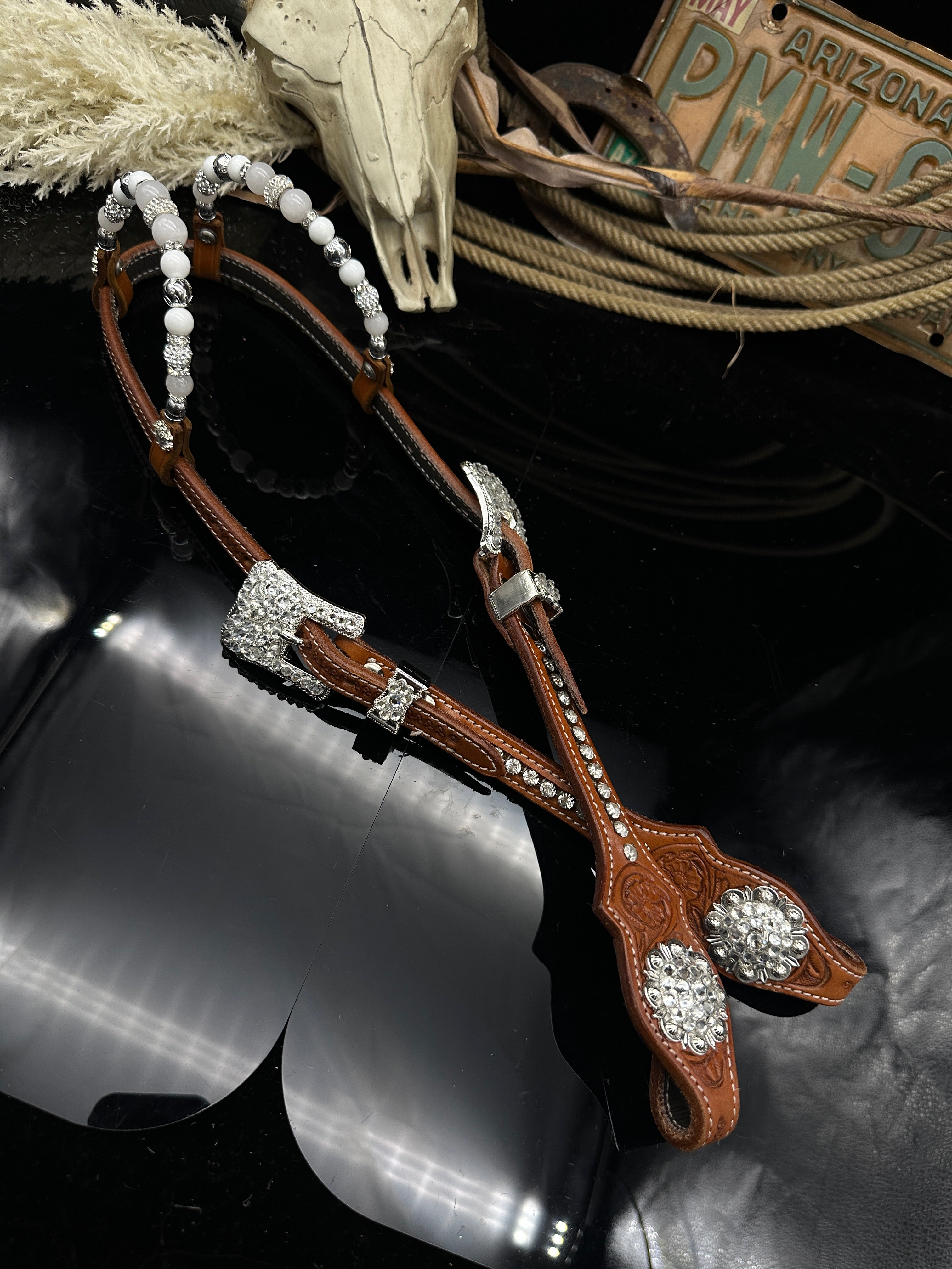 Premium | Chestnut western bridle | Silver &amp; White