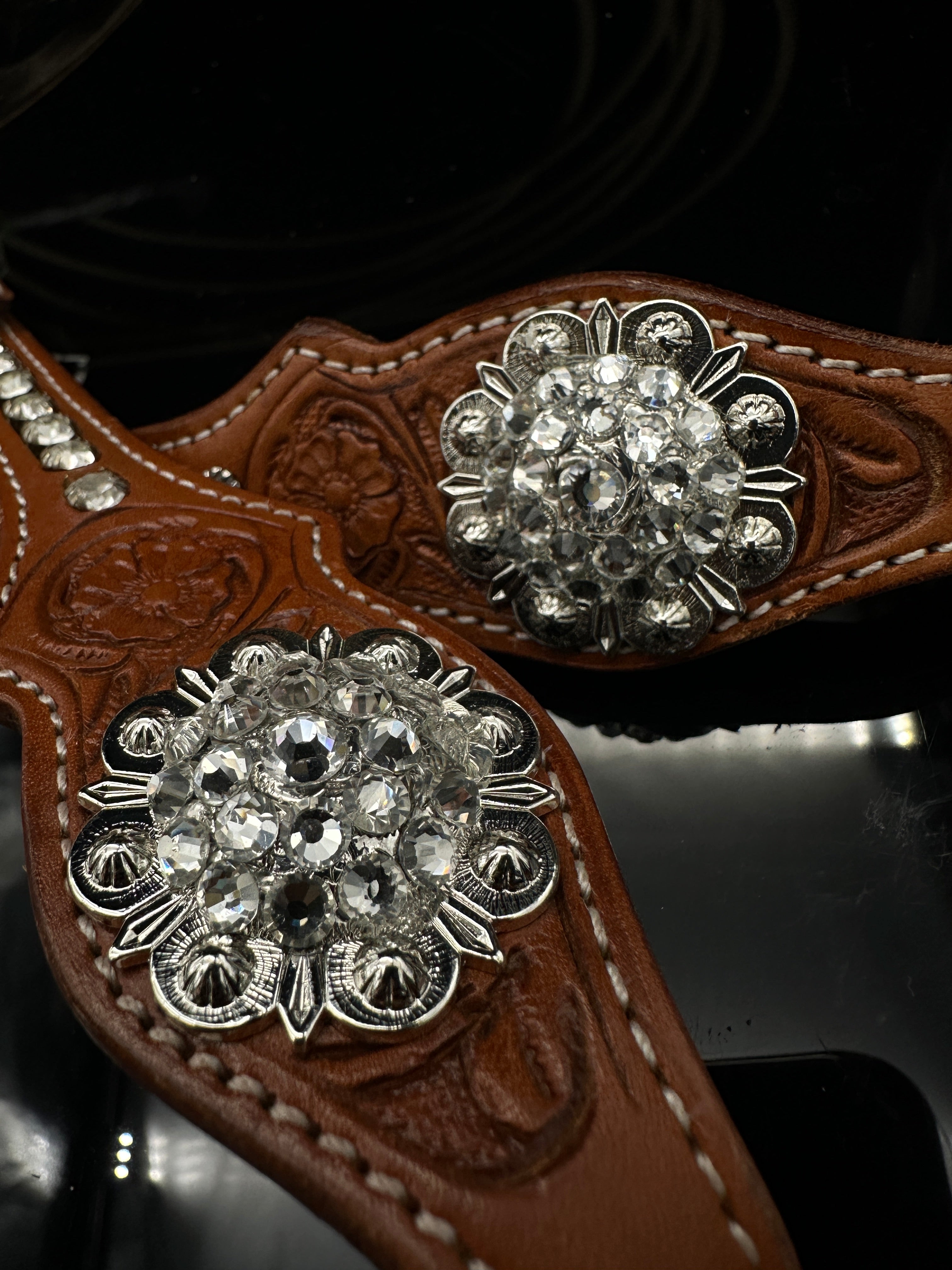 Premium | Chestnut western bridle | Silver &amp; White