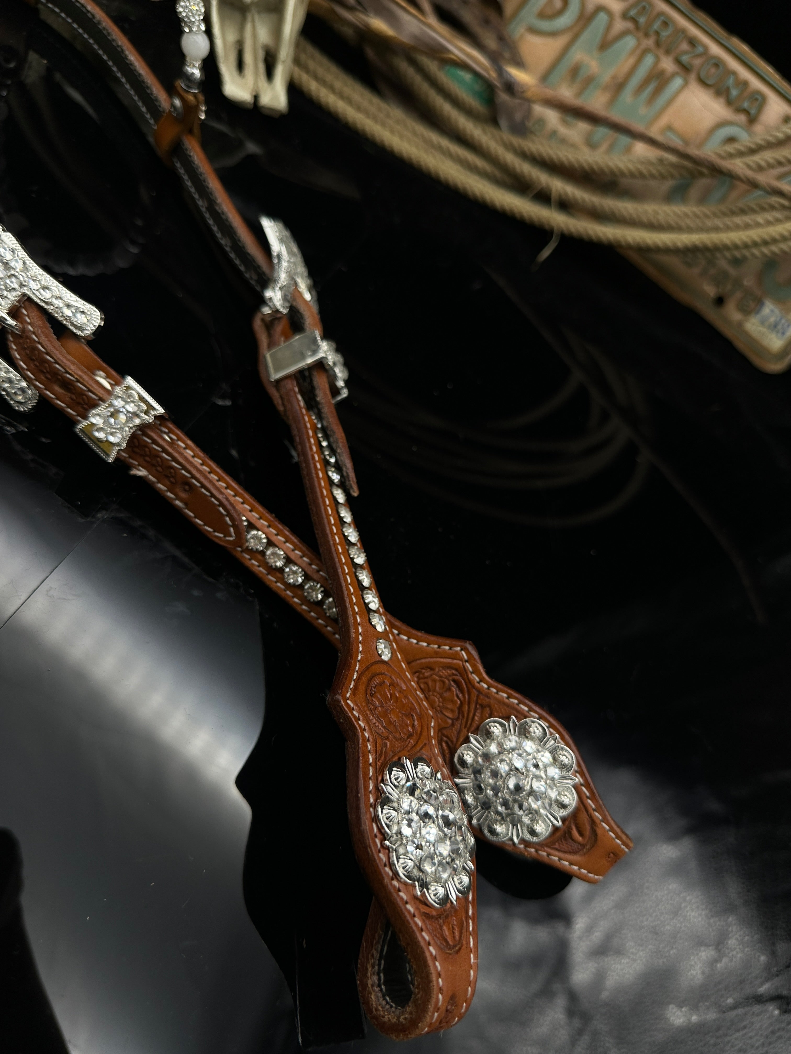 Premium | Chestnut western bridle | Silver &amp; White