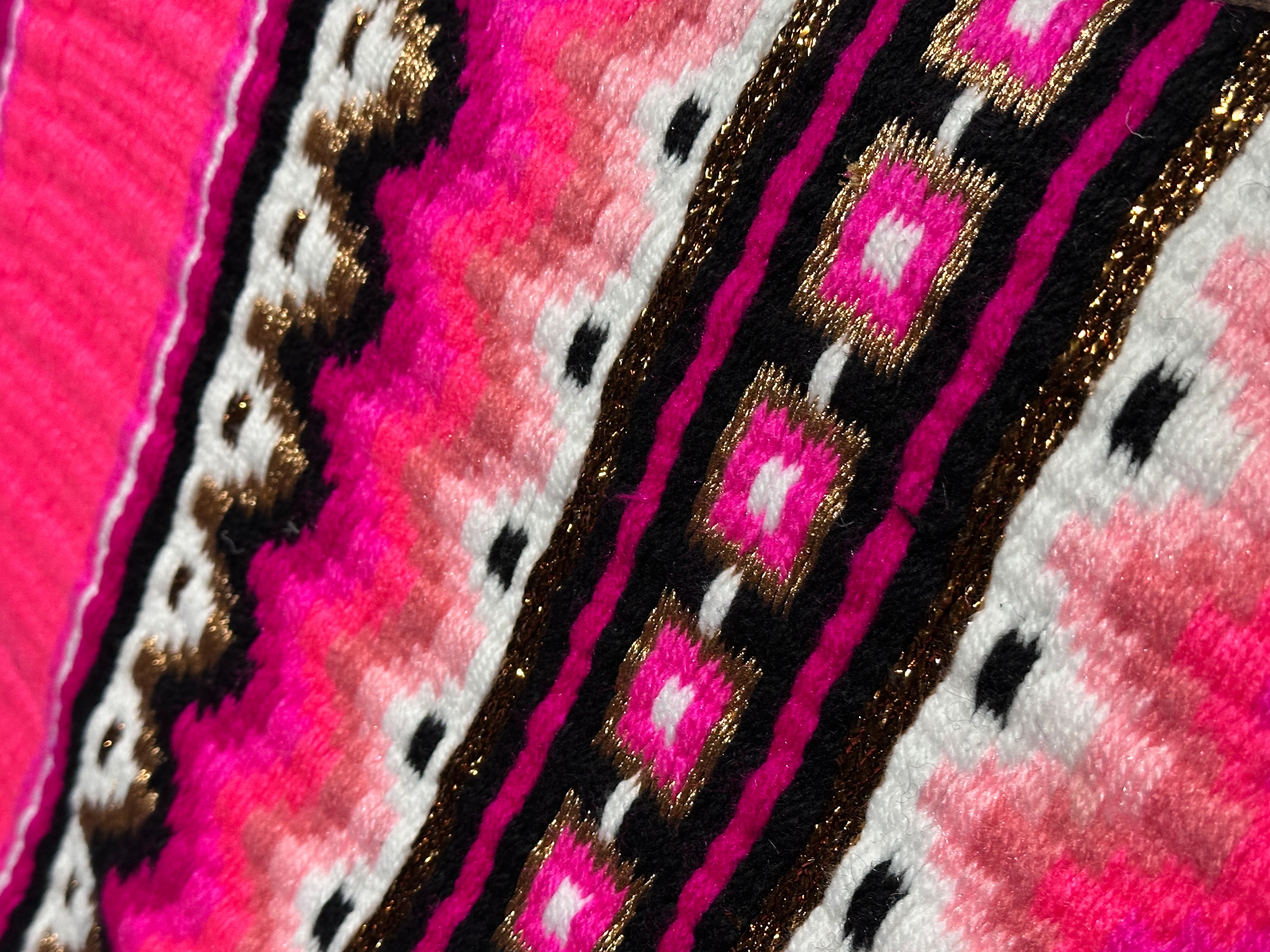 2in1 Show path | ShowWestern | High Voltage Pink