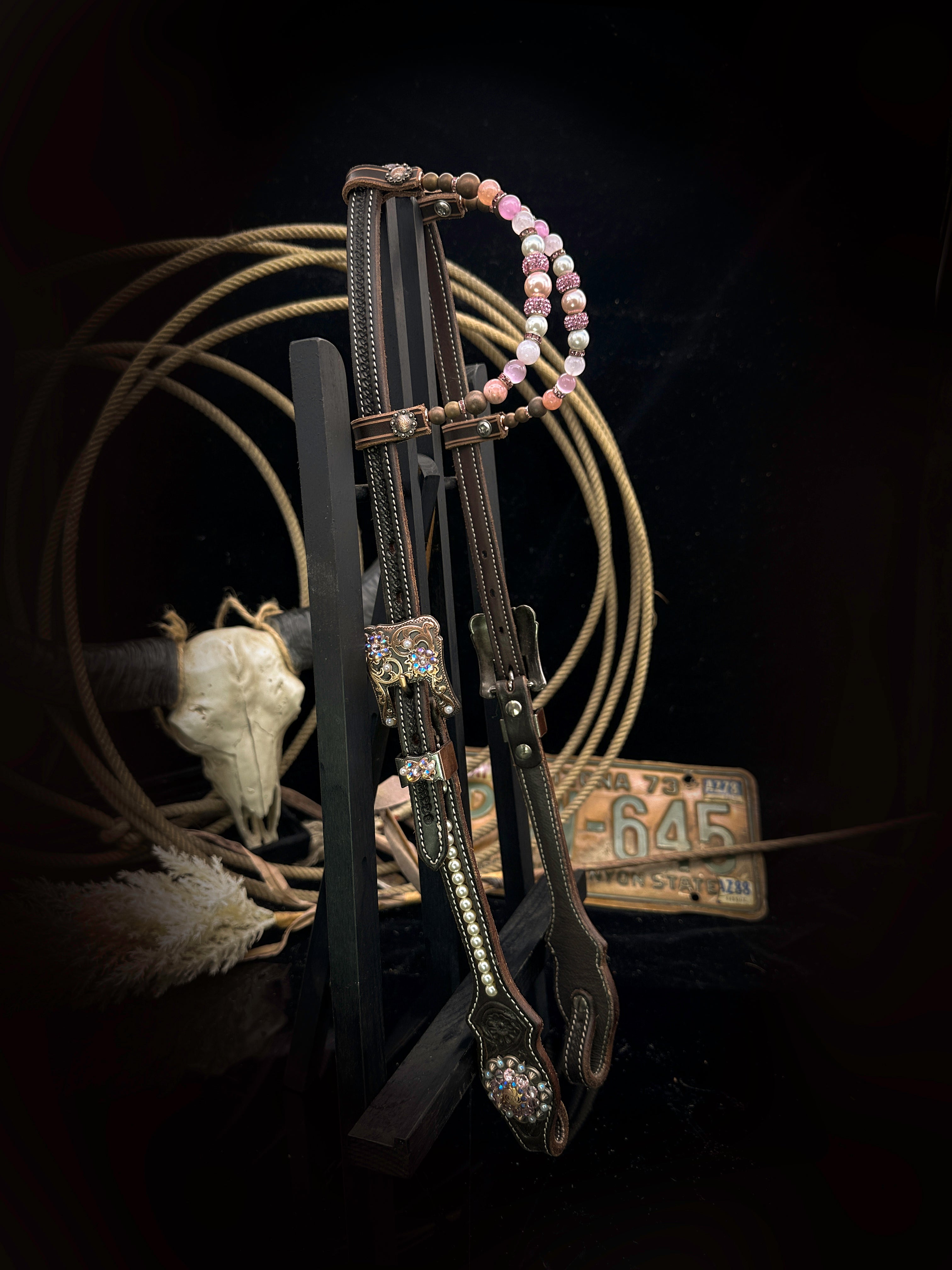 Premium | Dunkelkastanienbraunes Westernzaumzeug | Pink &amp; Swarovski Perlen