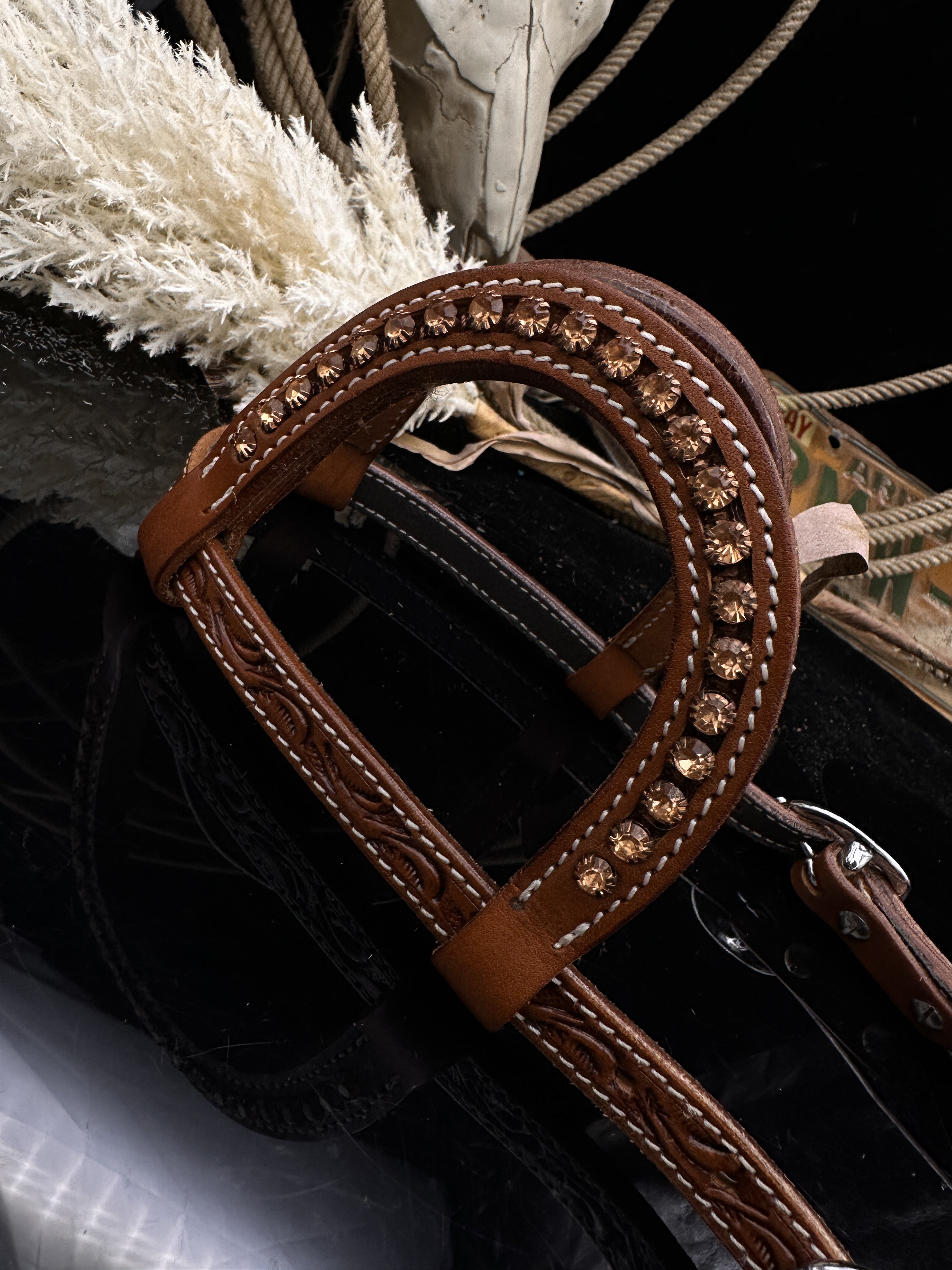Luxury Chestnut Sidepull – Pink &amp; black. 